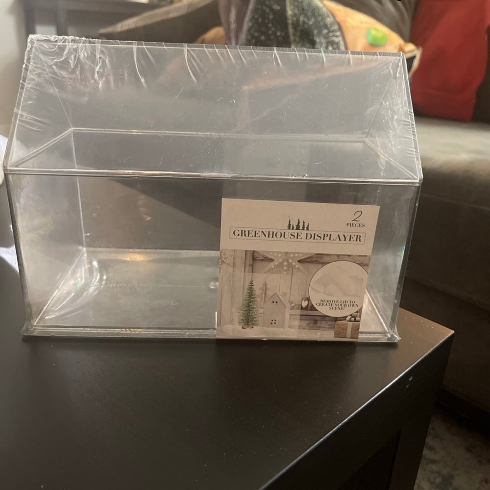 Greenhouse Displayer- target dollarspot